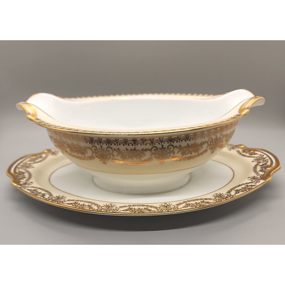 NORITAKE CHINA 7262 GOLDMERE GRAVY BOAT WITH ATTACHED UNDERPLATE